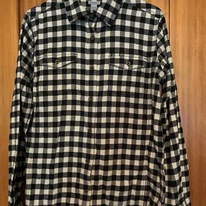Carhartt women’s flannel size M 8-10 97% cotton 3% spandex